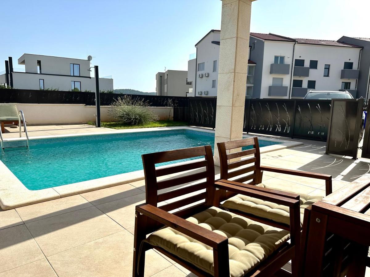 Appartement With Pool Mukalba *